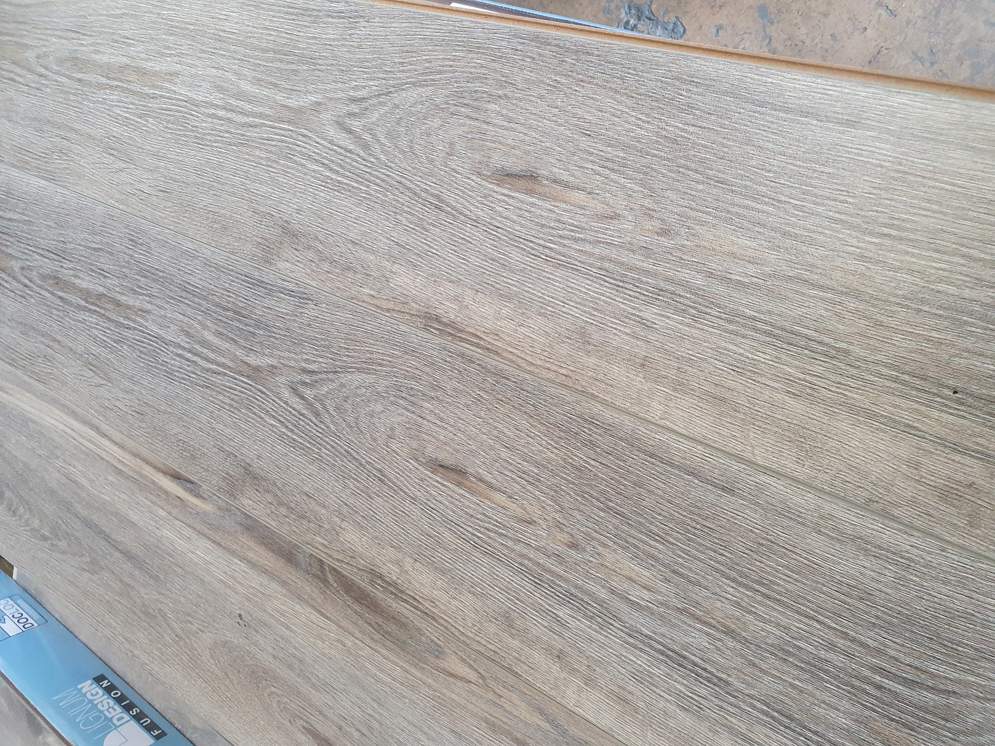 Robust Volcanic Oak 12mm - Floor Depot