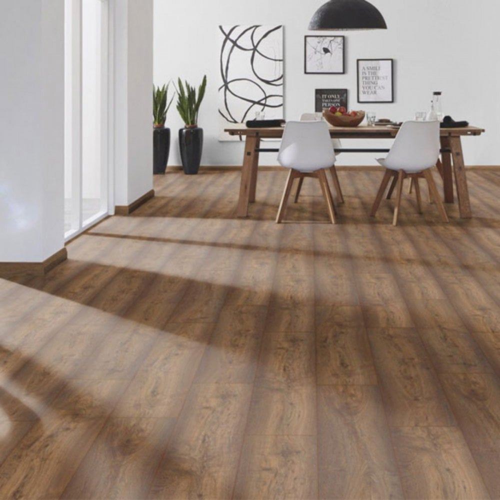 Modena Oak 8mm Laminate - Floor Depot