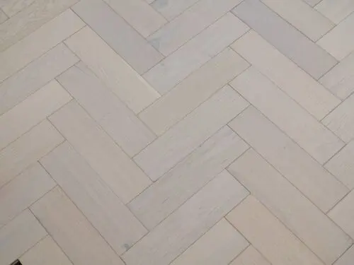 White Brushed Oak Herringbone 18mm