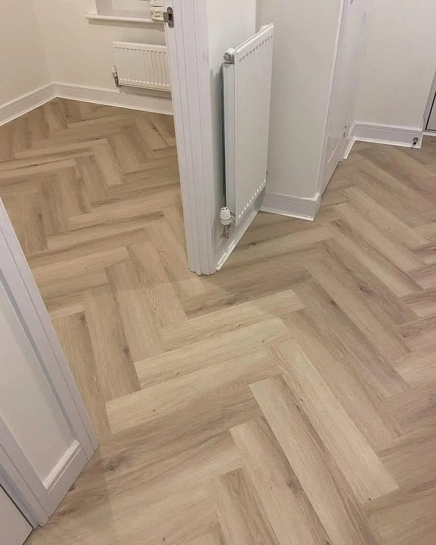 Sandy Limed Oak PREMIUM Herringbone 6.0 SPC Vinyl Click
