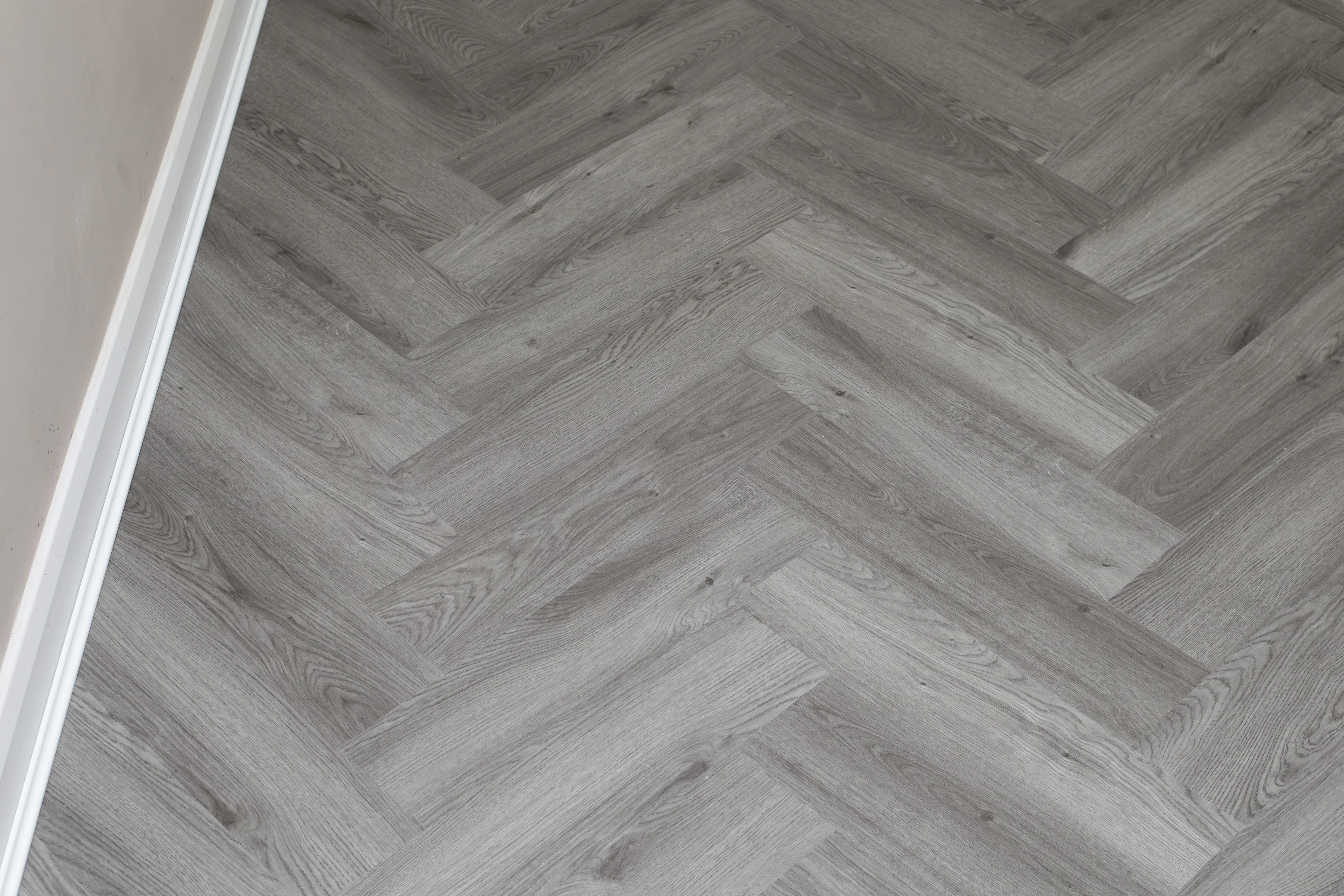 Rich Grey Oak 6mm PREMIUM Herringbone SPC Click
