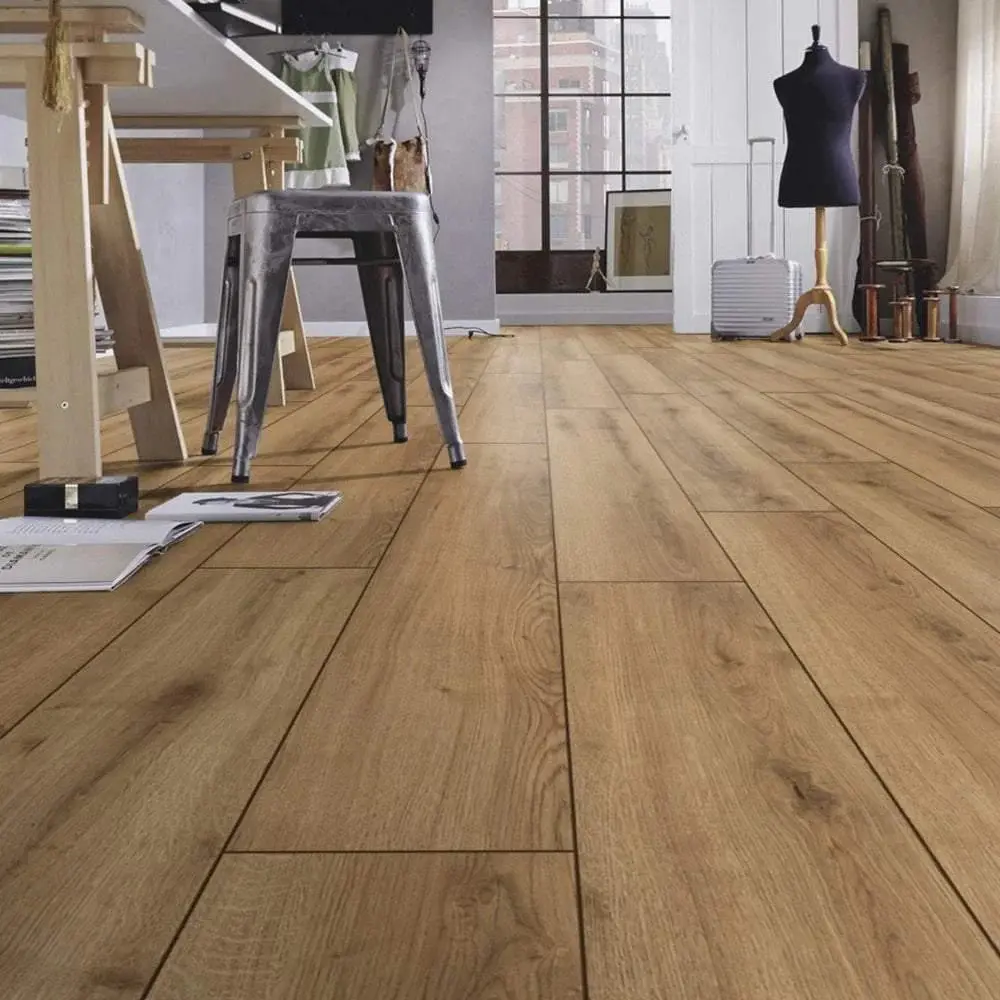 11.6m2 Port Oak 12mm Laminate Bundle + FREE Underlay
