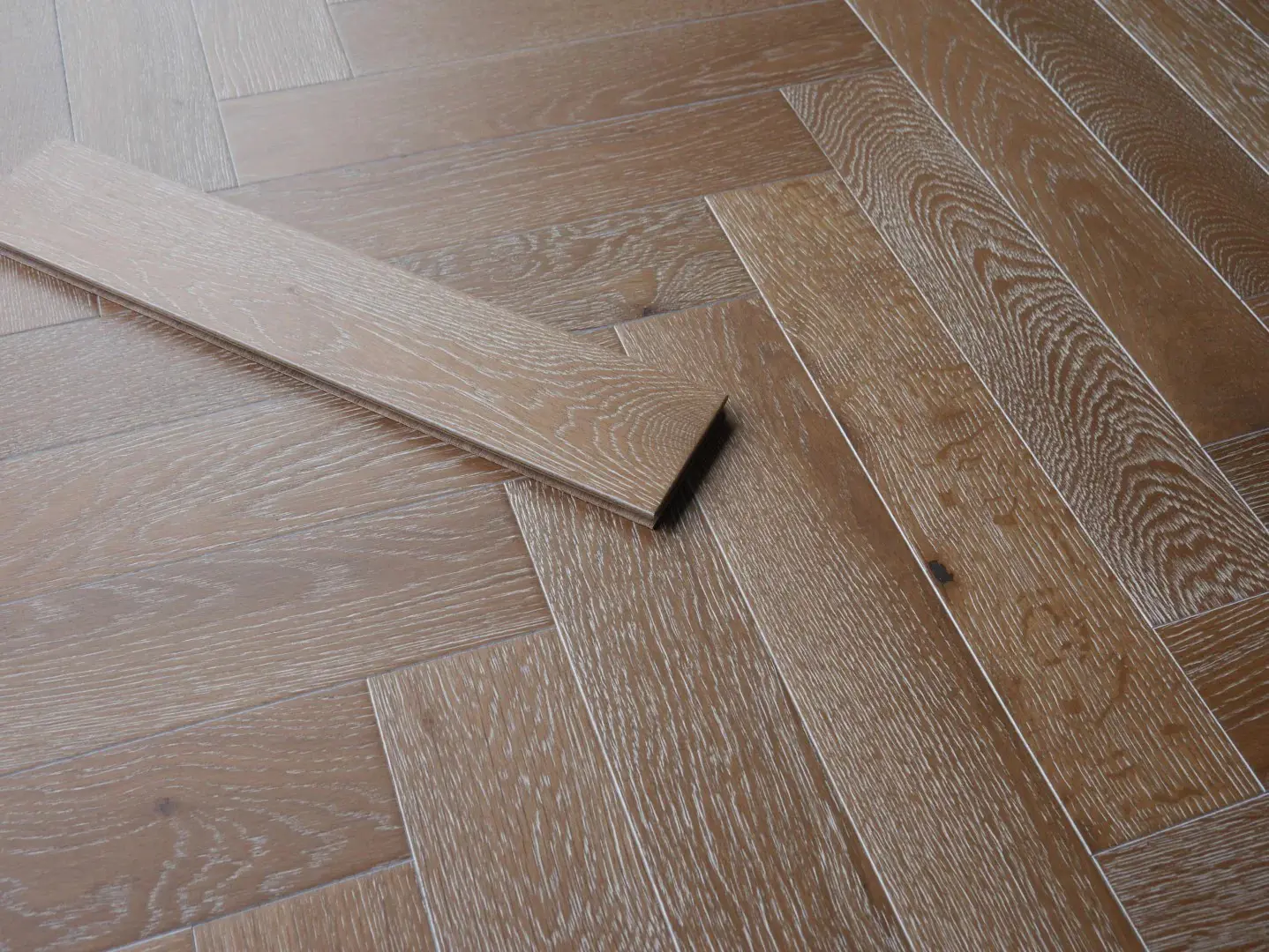 Smoked White Oak Herringbone 14mm