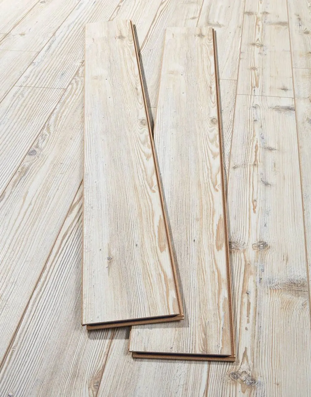 Arctic Pine 10mm Laminate