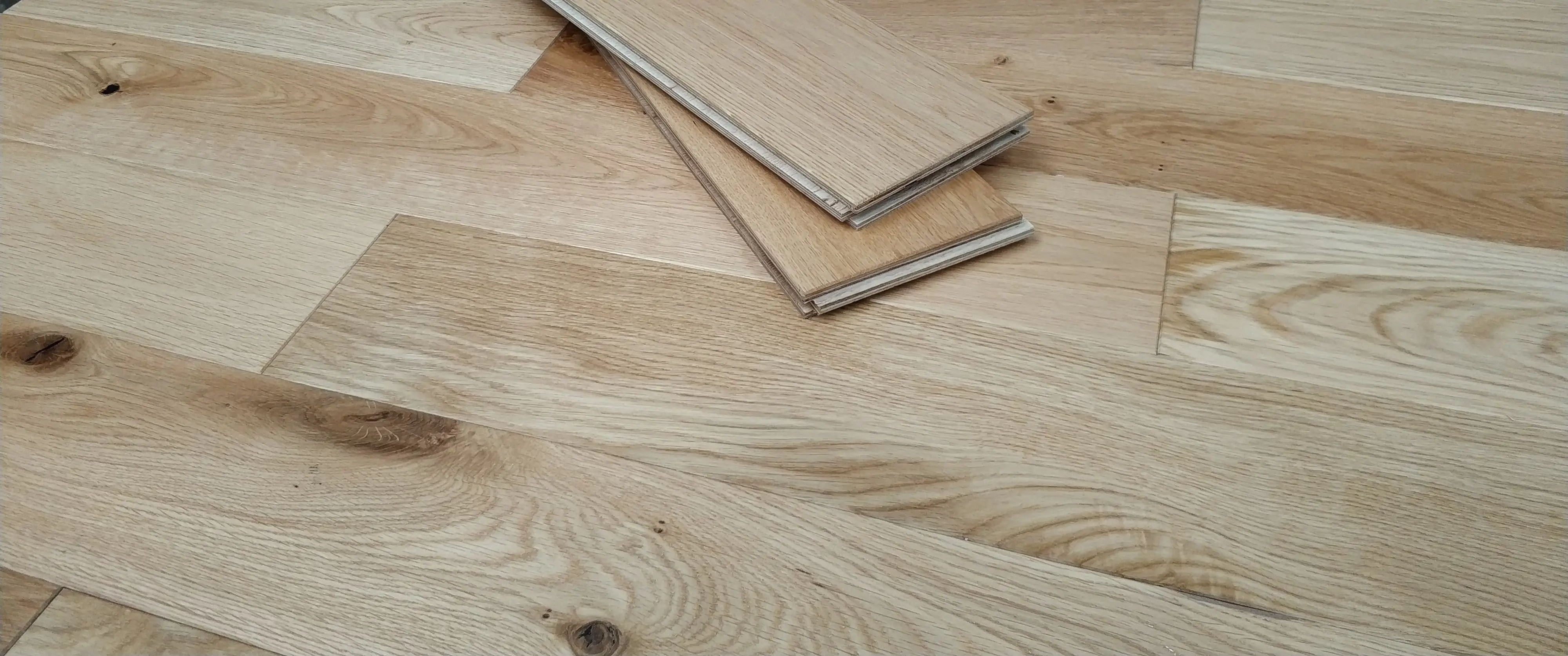 18mm x 125mm Brushed & Oiled Oak