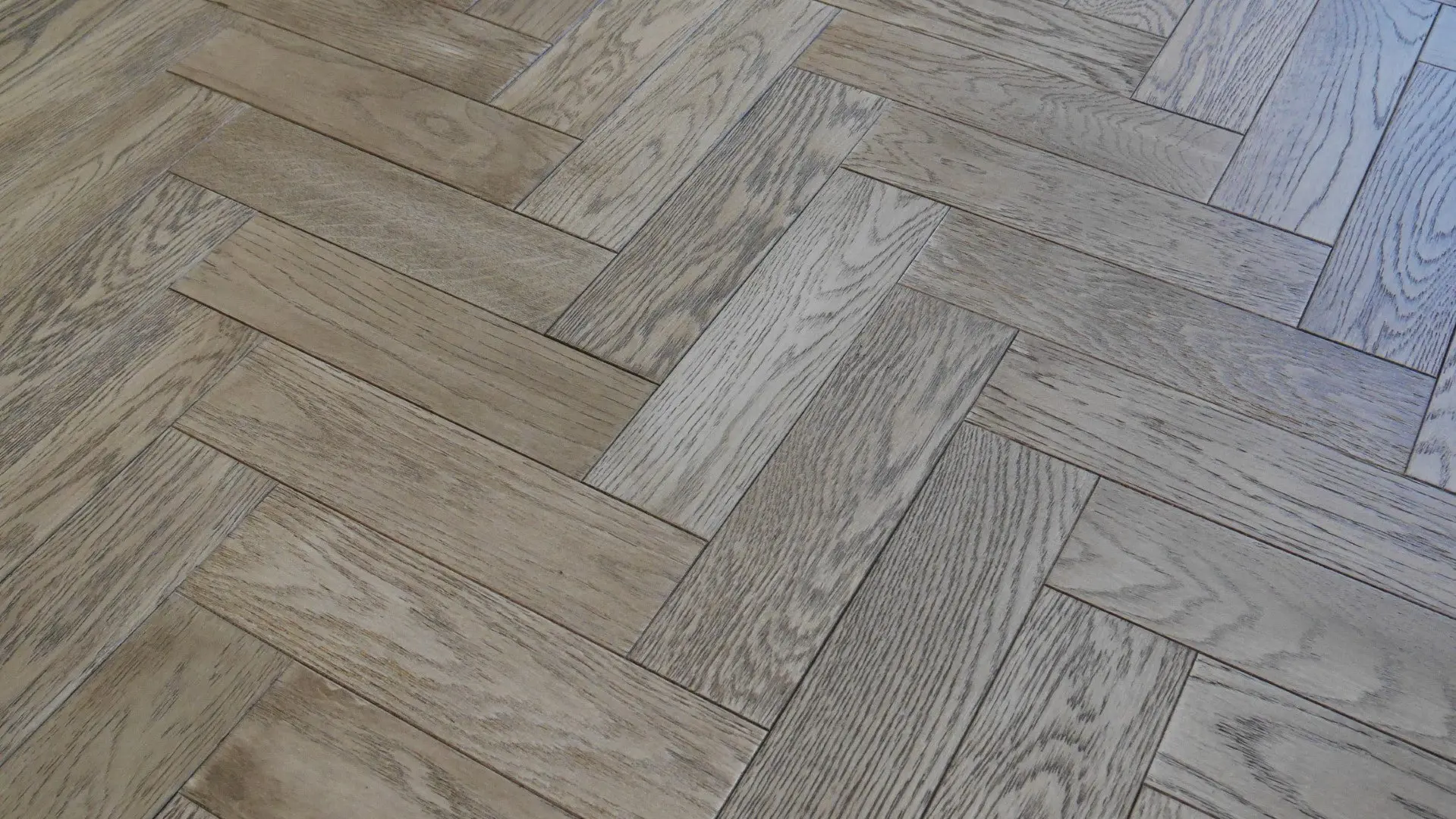 Gunmetal Grey Oak Herringbone 18mm