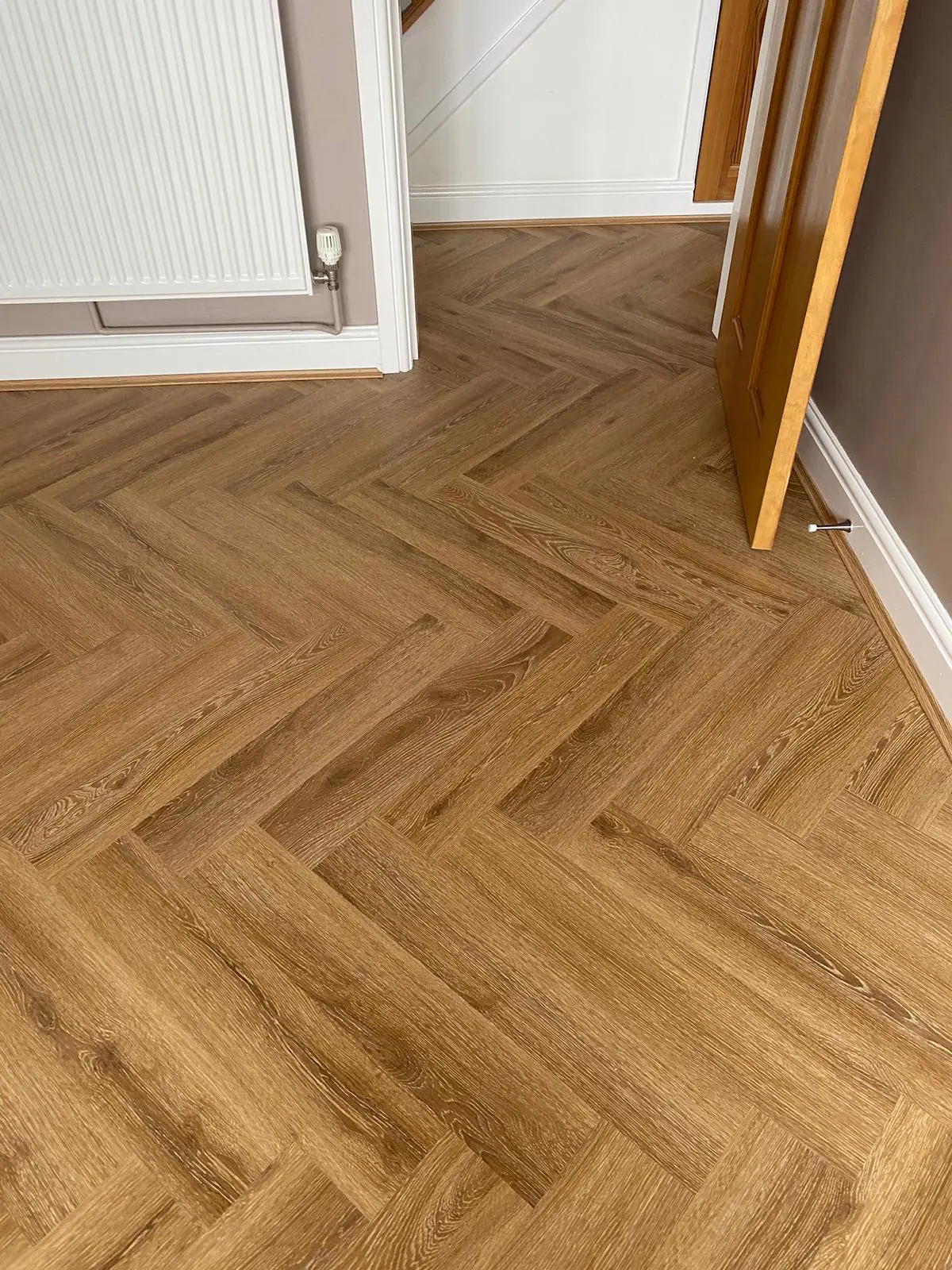 Honey Oak 5mm SPC Herringbone