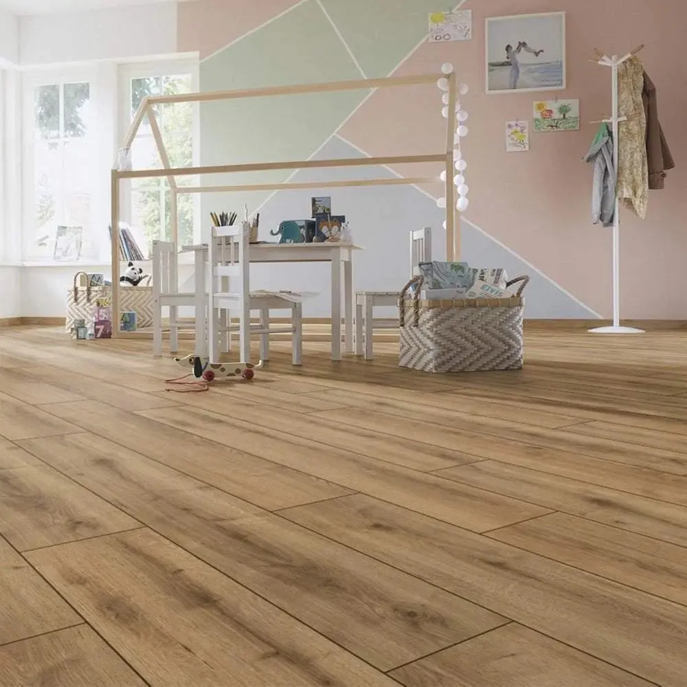 11.6m2 Port Oak 12mm Laminate Bundle + FREE Underlay