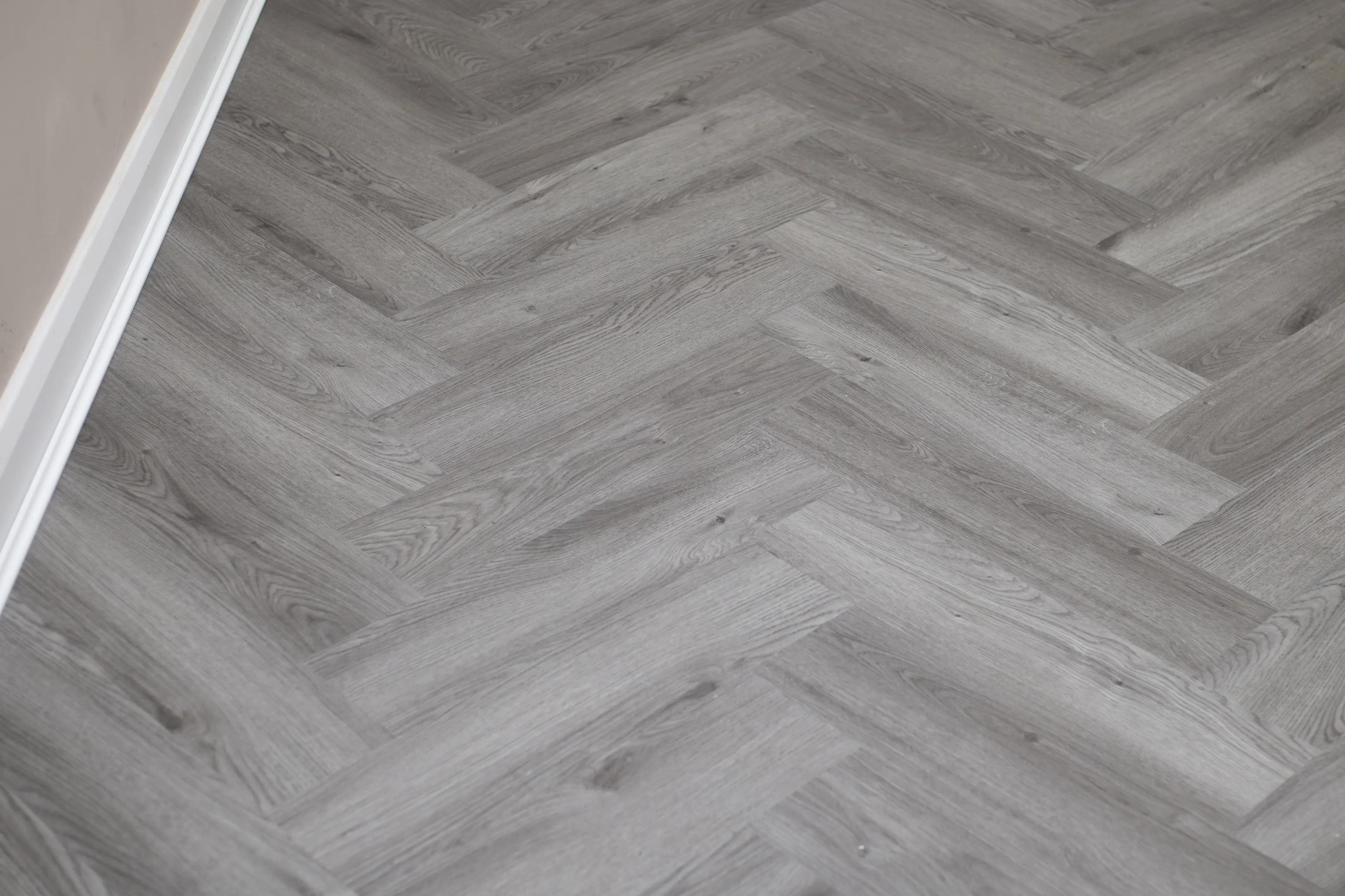 Rich Grey Oak 6mm PREMIUM Herringbone SPC Click