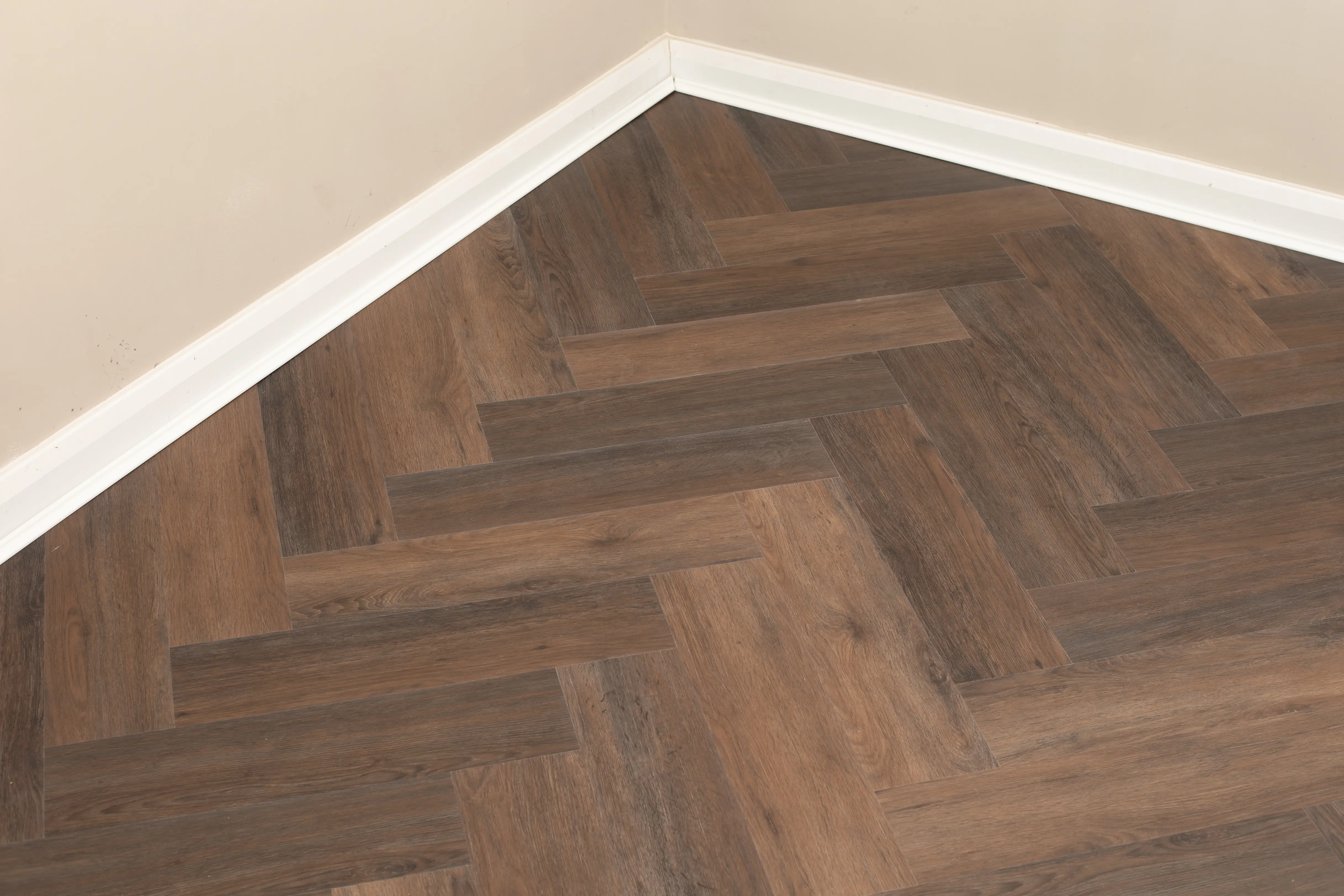 Vintage Walnut 6mm PREMIUM Herringbone SPC Click