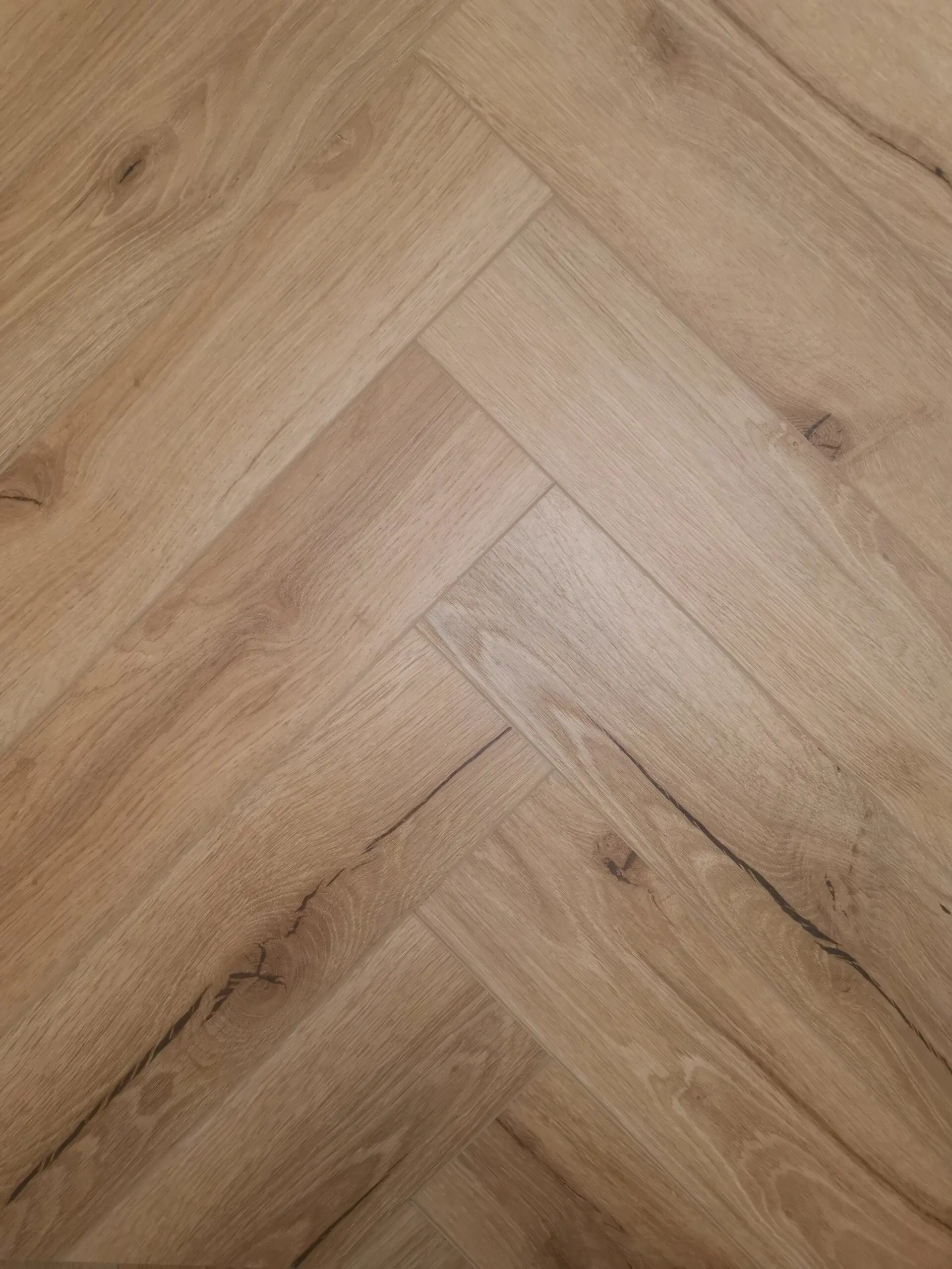 Western Oak 4mm SPC Herringbone