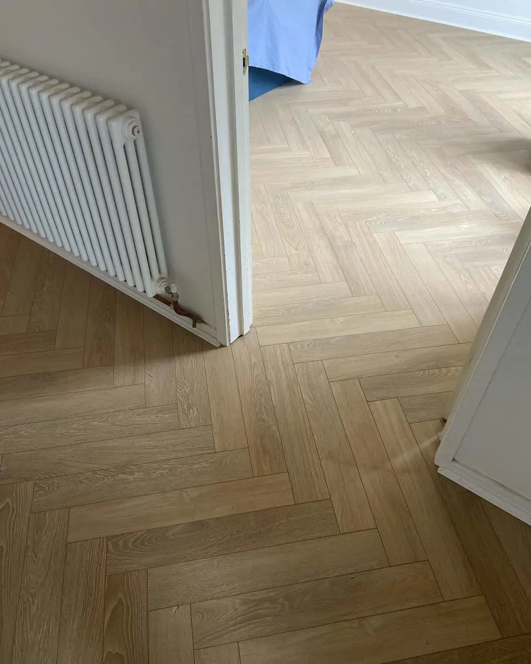 Desert Oak Herringbone 12mm Laminate