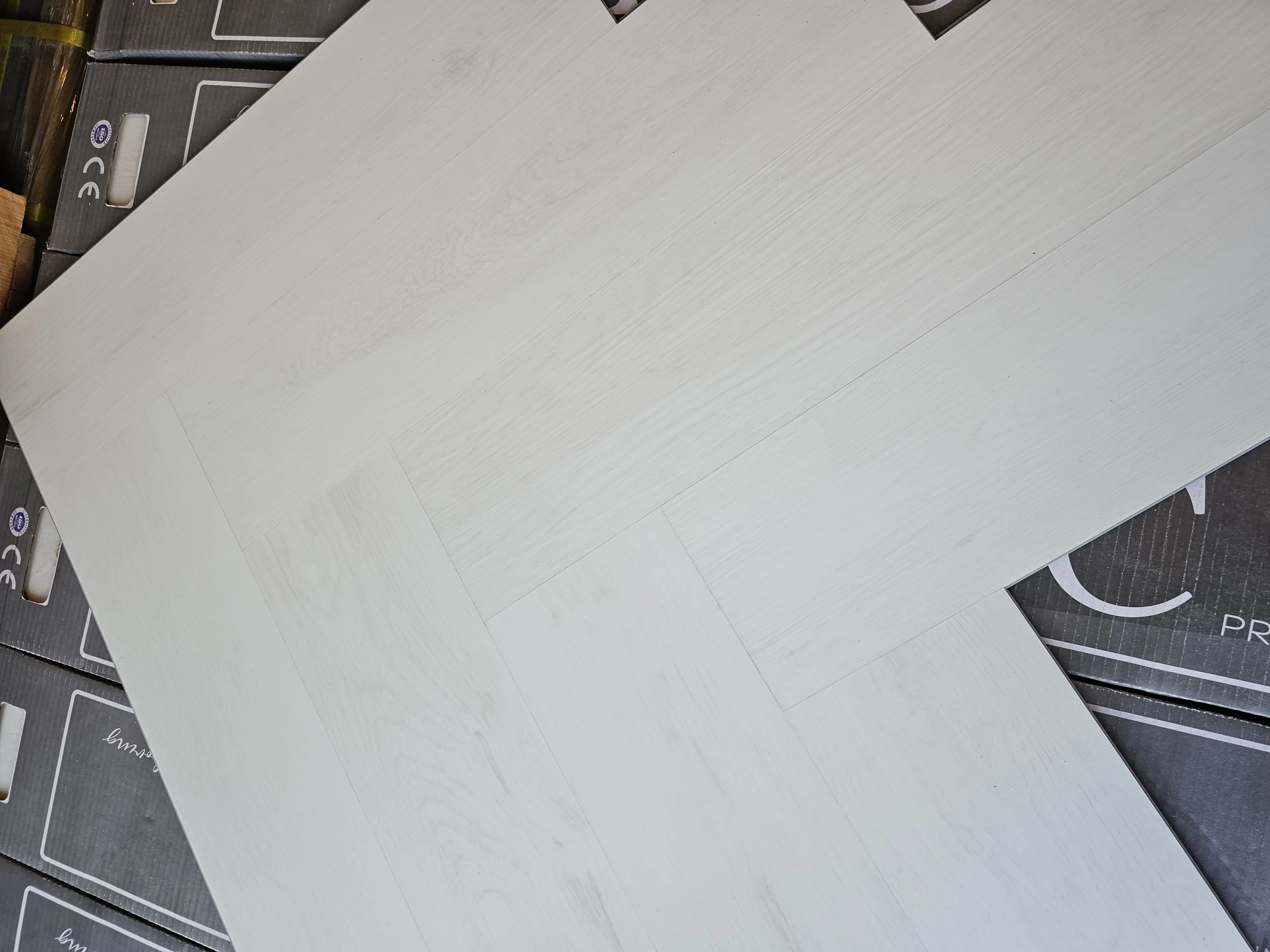 Snow White Oak 6mm Premium Herringbone SPC Click