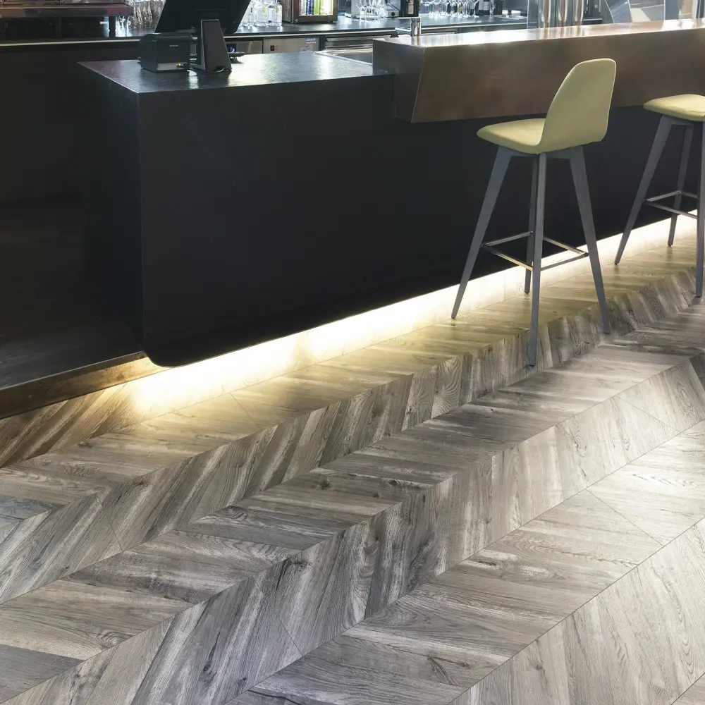 Castle Oak Chevron 8mm Laminate