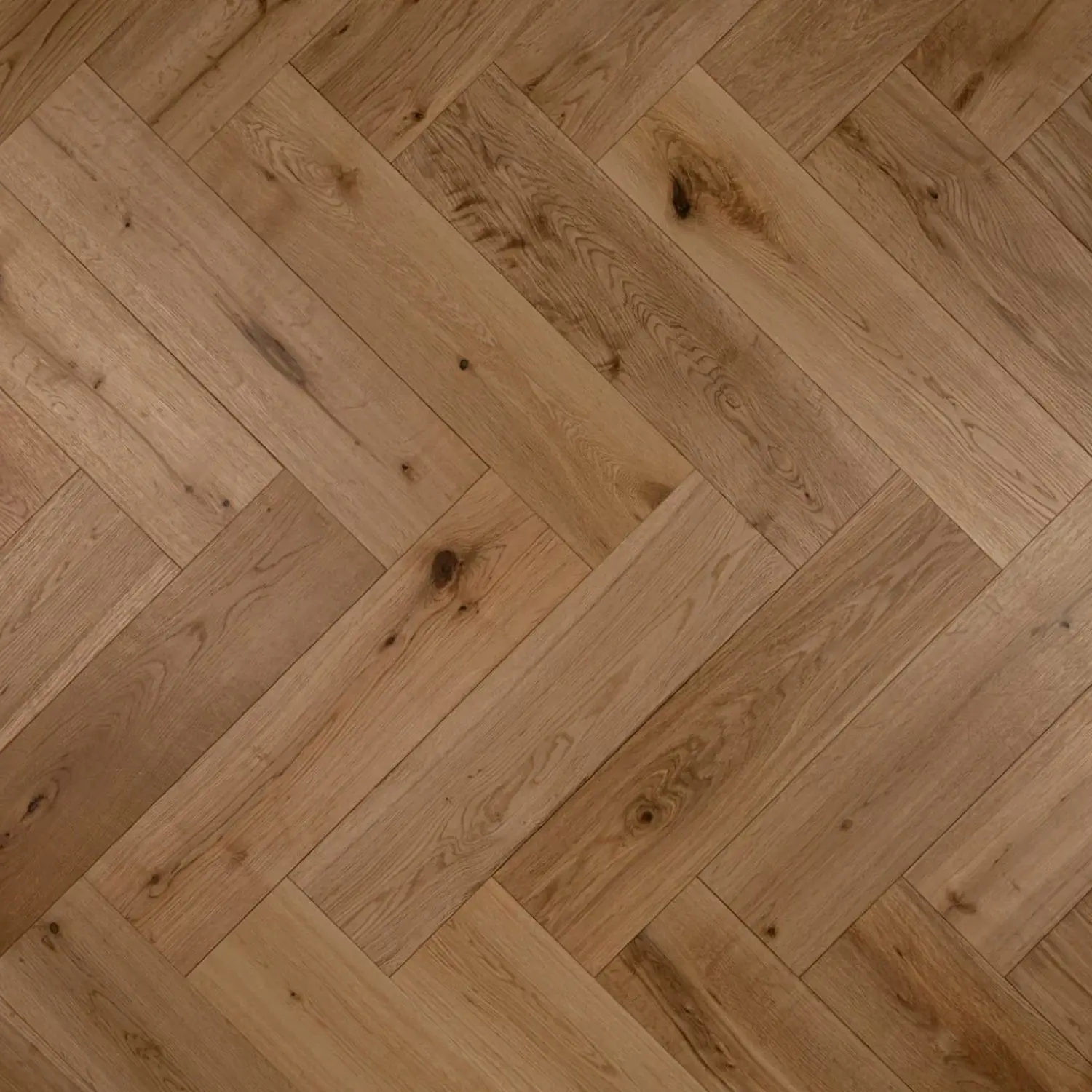 Natural Oak Herringbone Click 14mm Brushed Lacquered