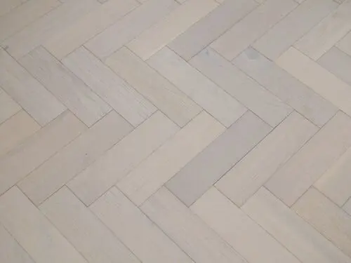 White Brushed Oak Herringbone 18mm
