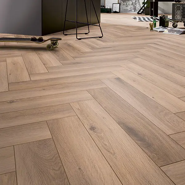 End Of Line 9.9m2 Bundle Metz Oak 8mm Herringbone