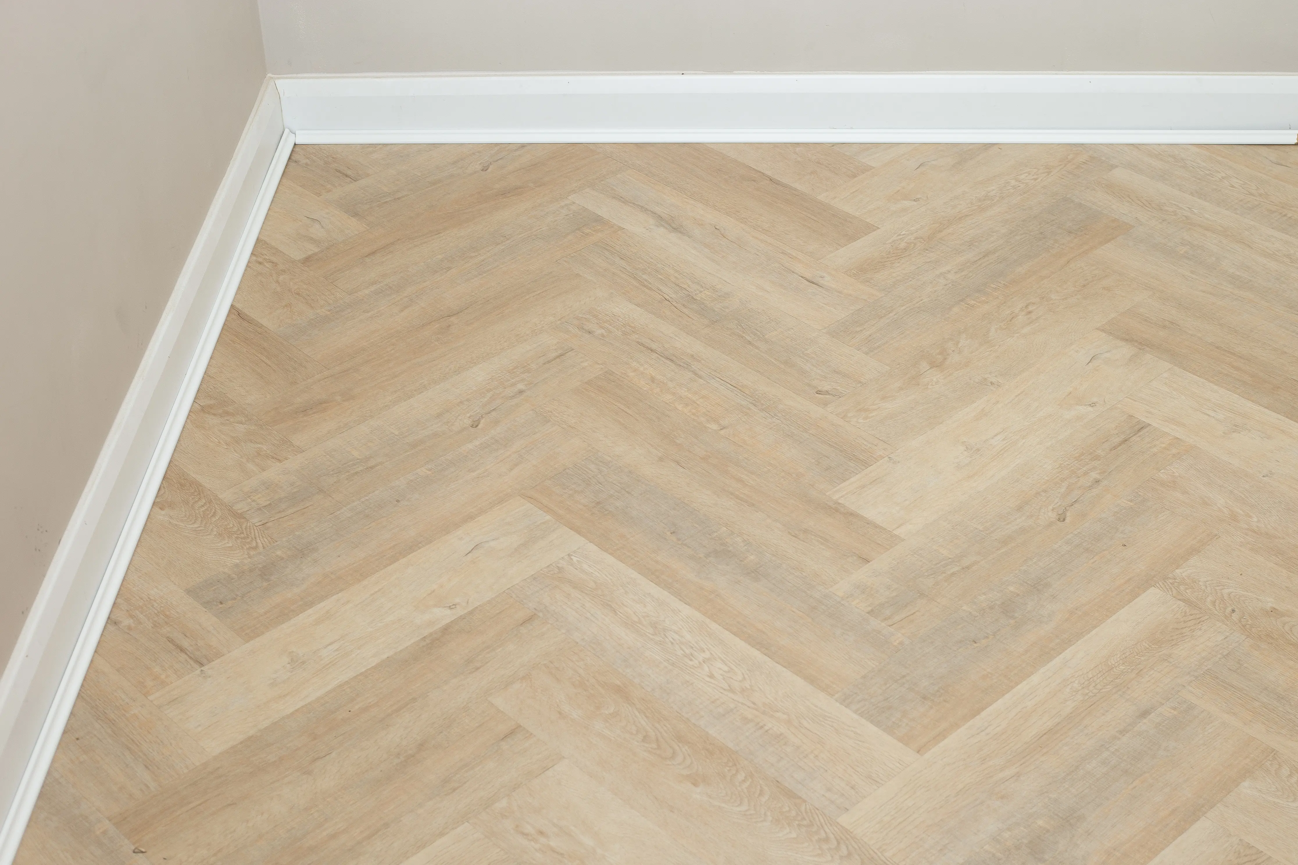 Spanish Cedar 6mm PREMIUM Herringbone SPC Click