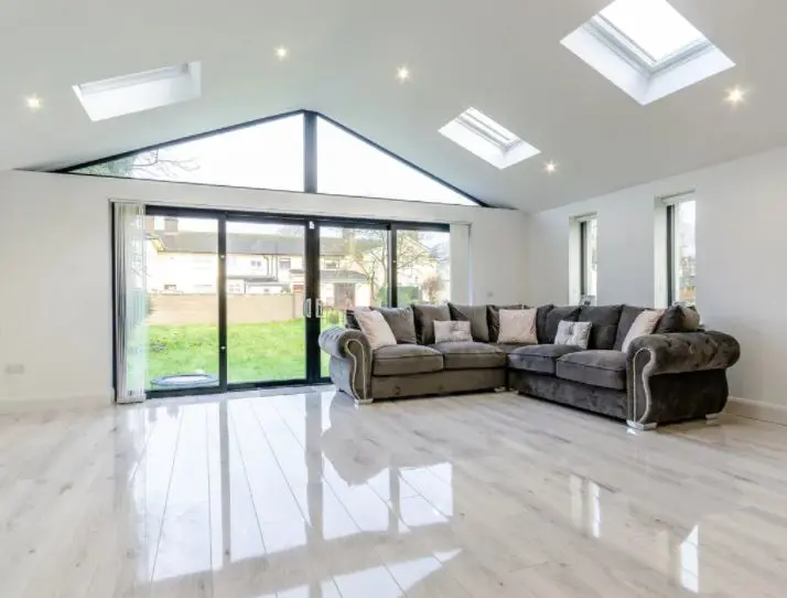 Winter White Oak High Gloss 12mm Laminate Flooring 