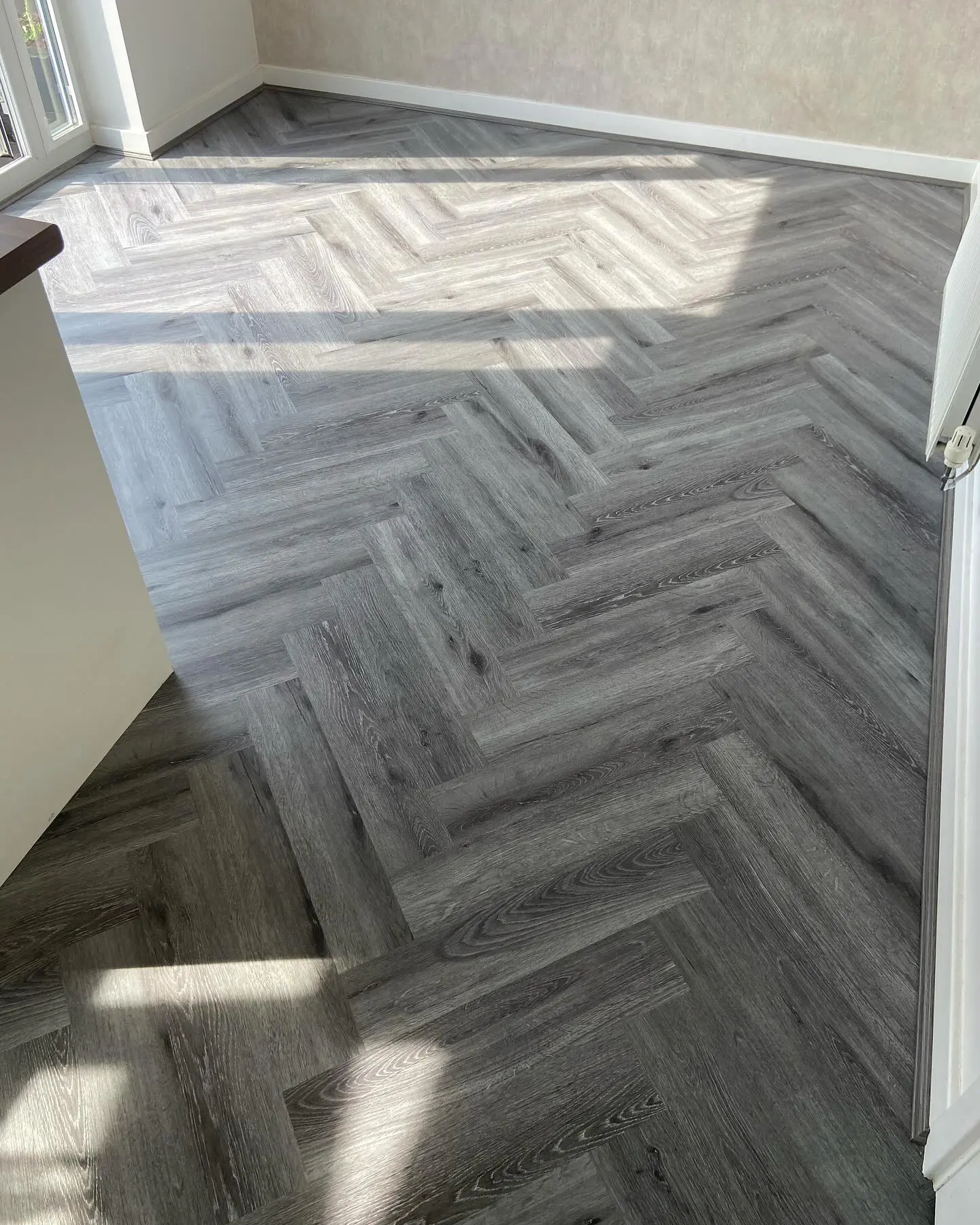 31.5m2 Bundle Volcanic Grey SPC Click Herringbone