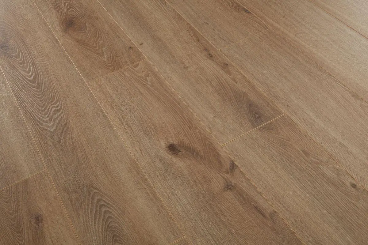 Prime Oak Nature 10mm Laminate