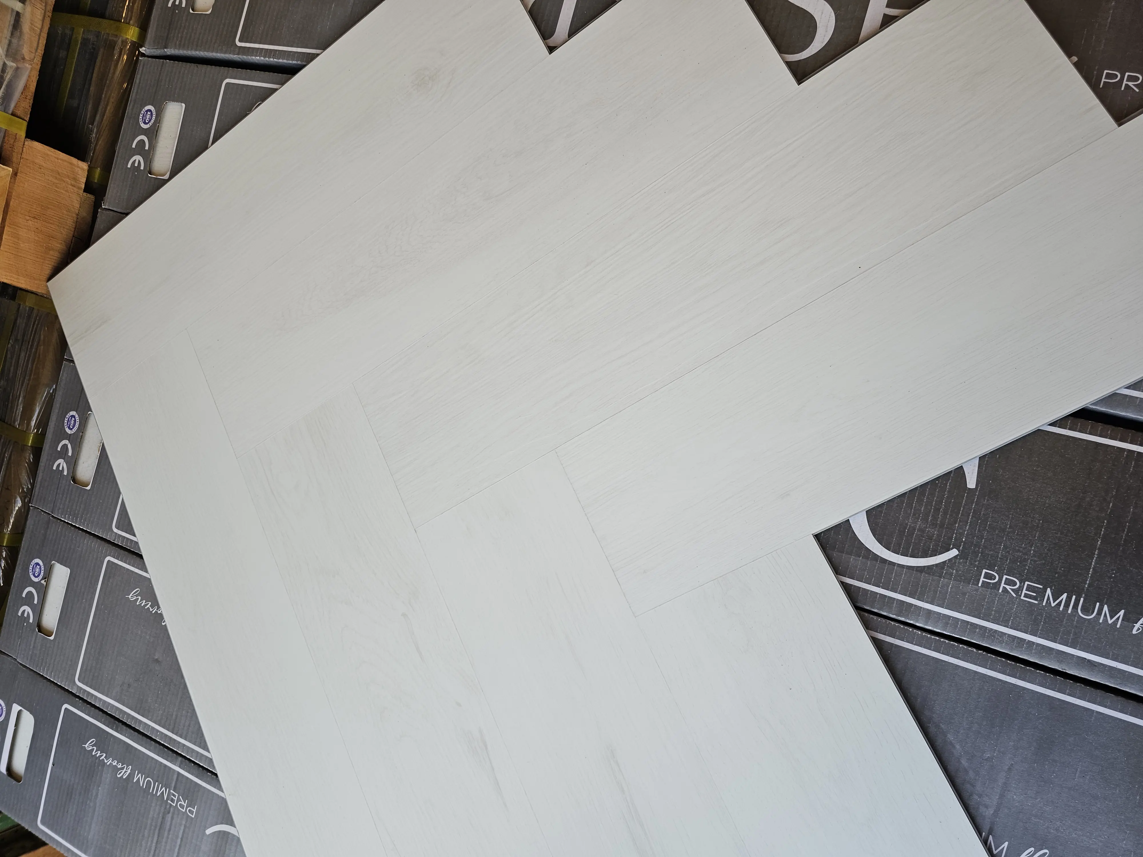 Snow White Oak 6mm Premium Herringbone SPC Click