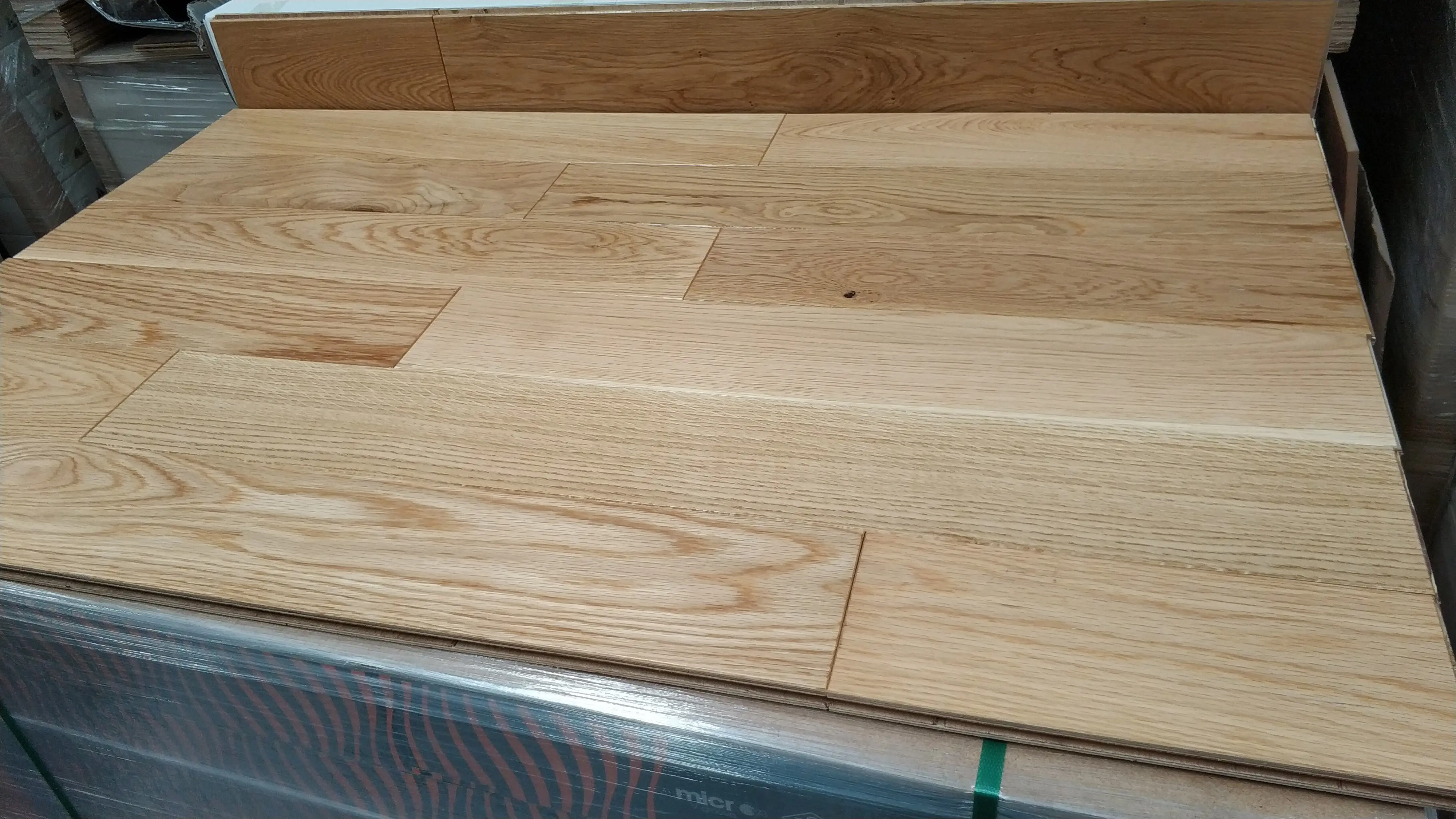 18mm x 125mm UV Lacquered Engineered Oak