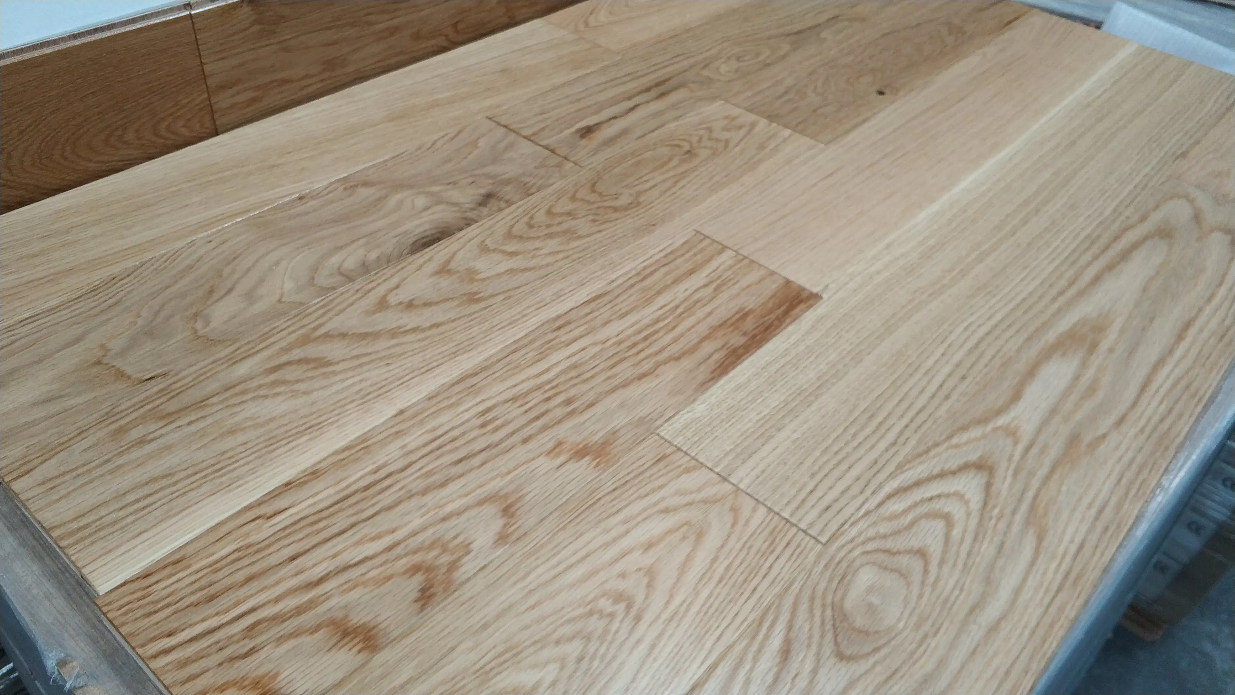 18mm x 125mm UV Lacquered Engineered Oak