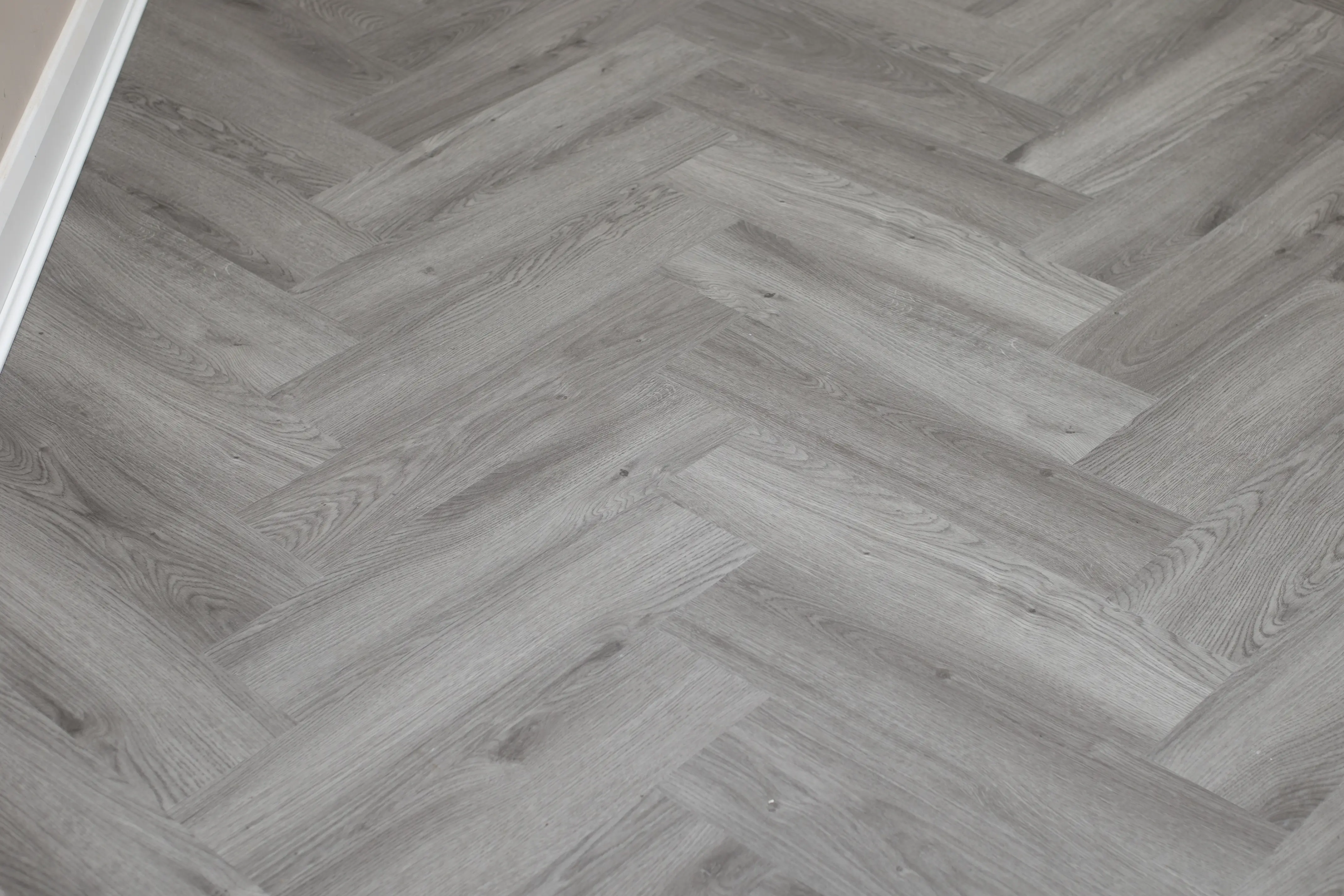 Rich Grey Oak 6mm PREMIUM Herringbone SPC Click