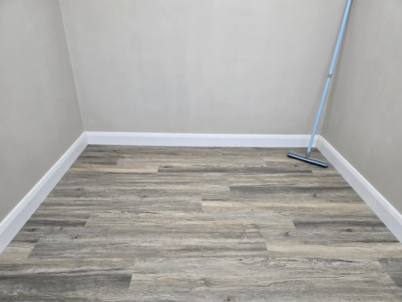 Distressed Grey Oak PREMIUM 6mm SPC Click