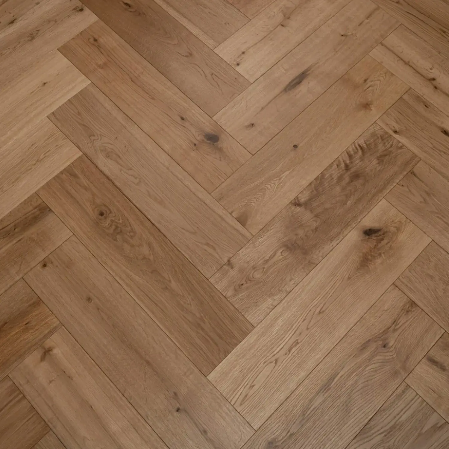 Natural Oak Herringbone Click 14mm Brushed Lacquered